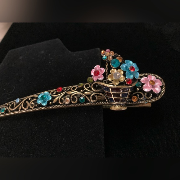 COPY - 2 pc bundle Butterfly dbl prong Hair Pin & Flower basket hair clip Stron… - Picture 2 of 12